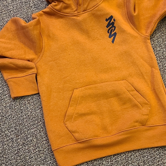 Jordan boys Med hoodie nwot - Picture 2 of 2
